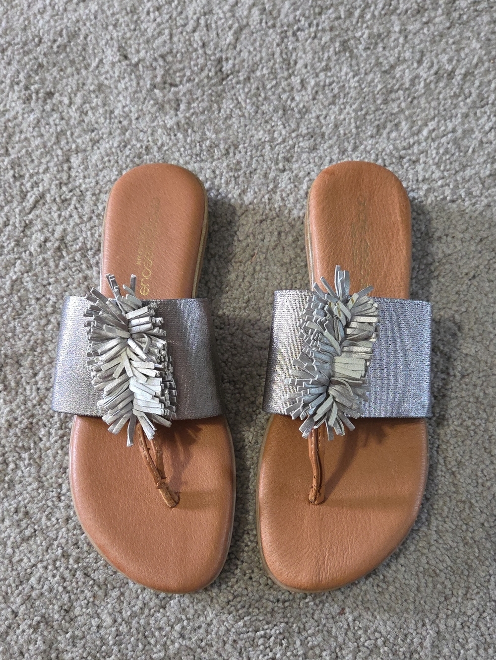 NWOT Andre Assous Silver Fringe Slide Sandals with Tan Footbed